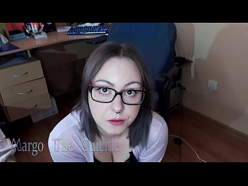 ❤️ Seksi djevojka s naočalama duboko siše dildo na kameri ️ Kvalitetan seks kod nas