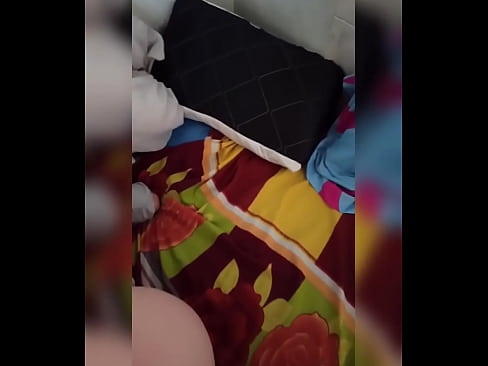 ❤️ Moja cimerica ostaje sama doma jer joj muž ide na odmor a ja koristim priliku da je pojebem i napunim joj dupe mlijekom ️ Kvalitetan seks kod nas